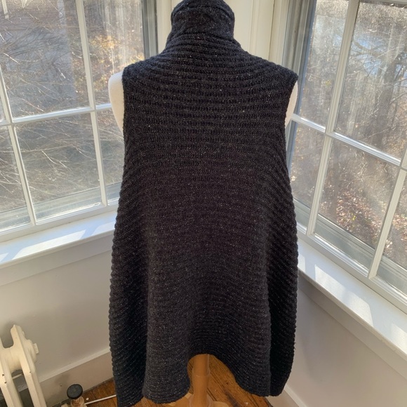 BCBGMAXAZRIA long open ribbed sleeveless wrap - Picture 5 of 7